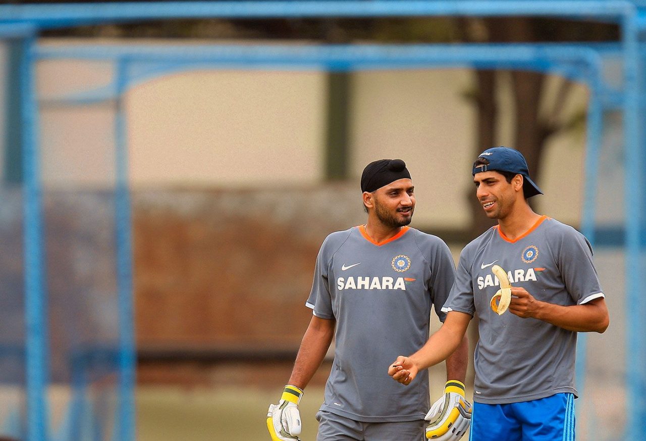 Ashish Nehra And Harbhajan Singh Cute Pics