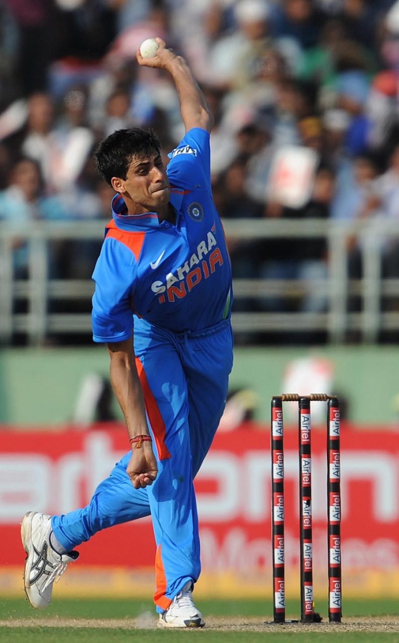 Ashish Nehra Bowling Pics