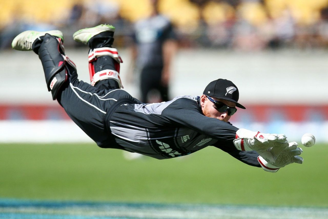 Glenn Phillips Makes A Valiant Attempt At A Difficult Catch