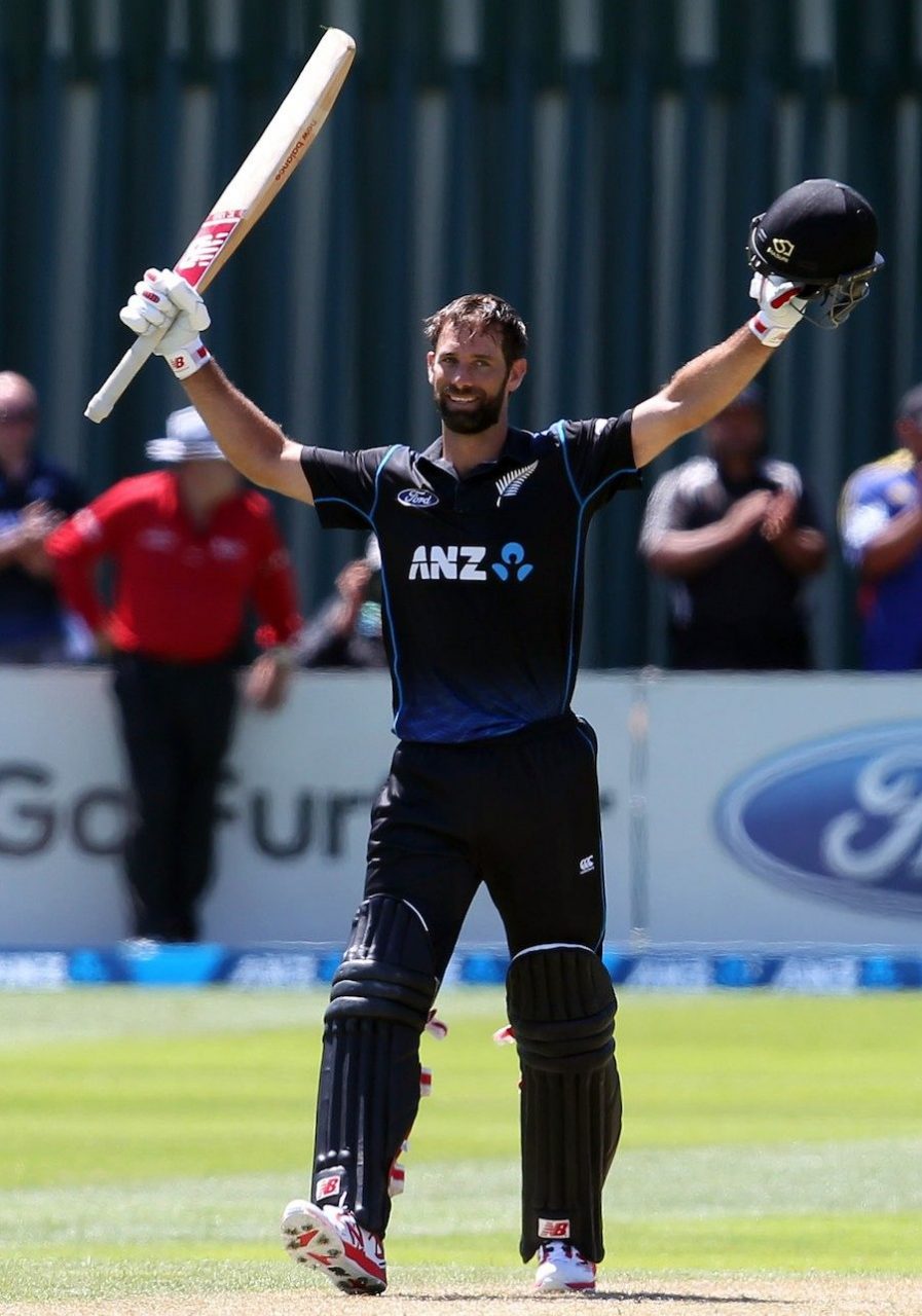 Grant Elliott Raising Bat Reached His Century