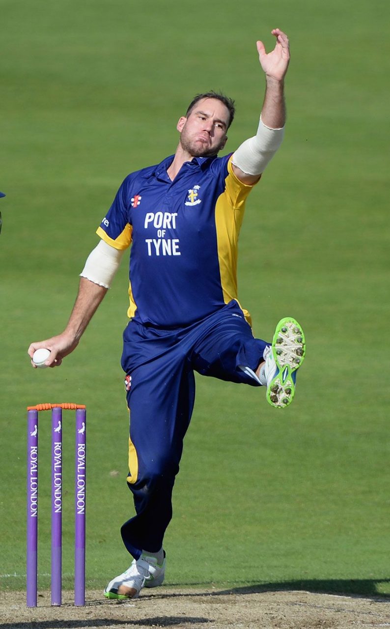 John Hastings Runs In To Bowls