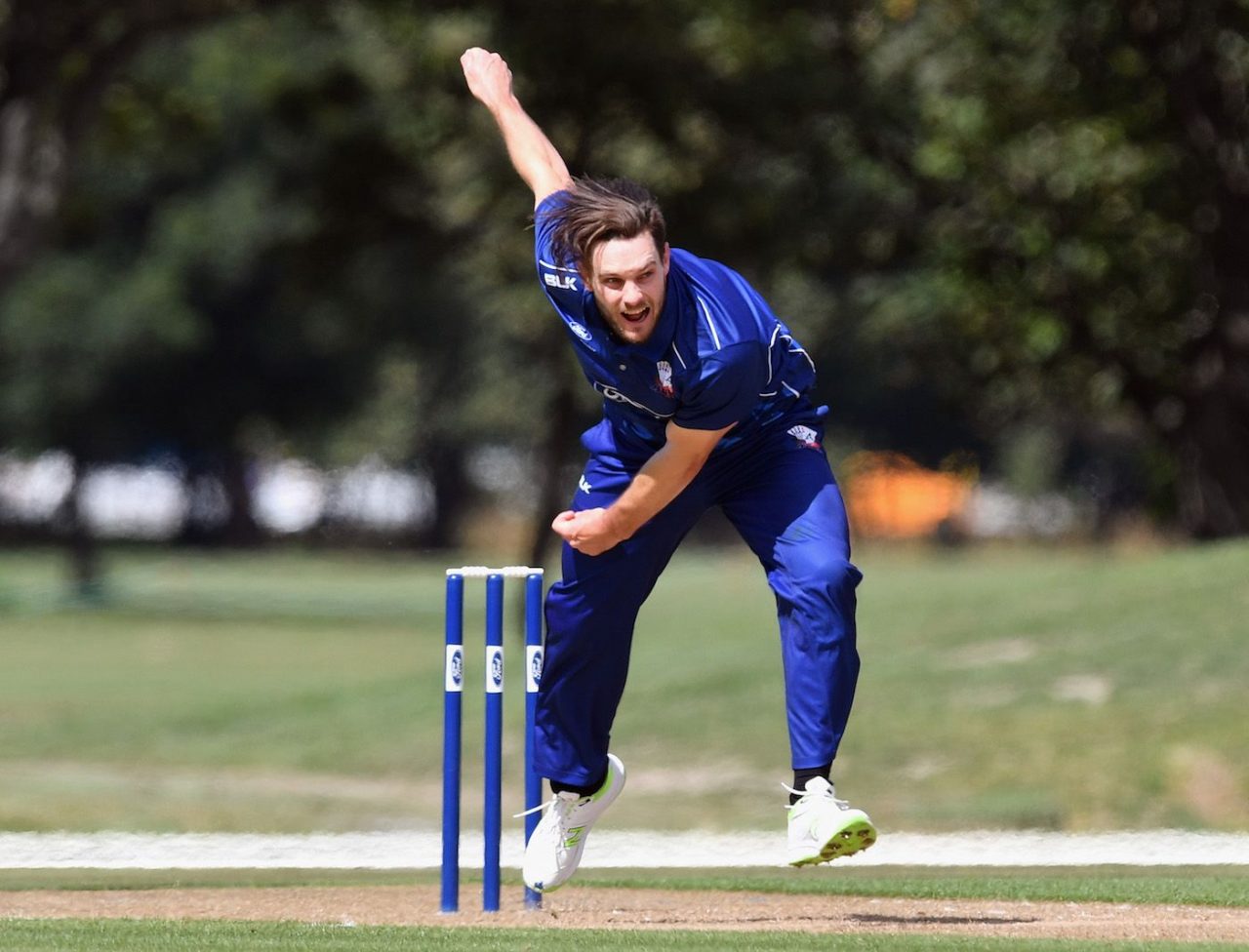 Mitchell McClenaghan Bowling Pics