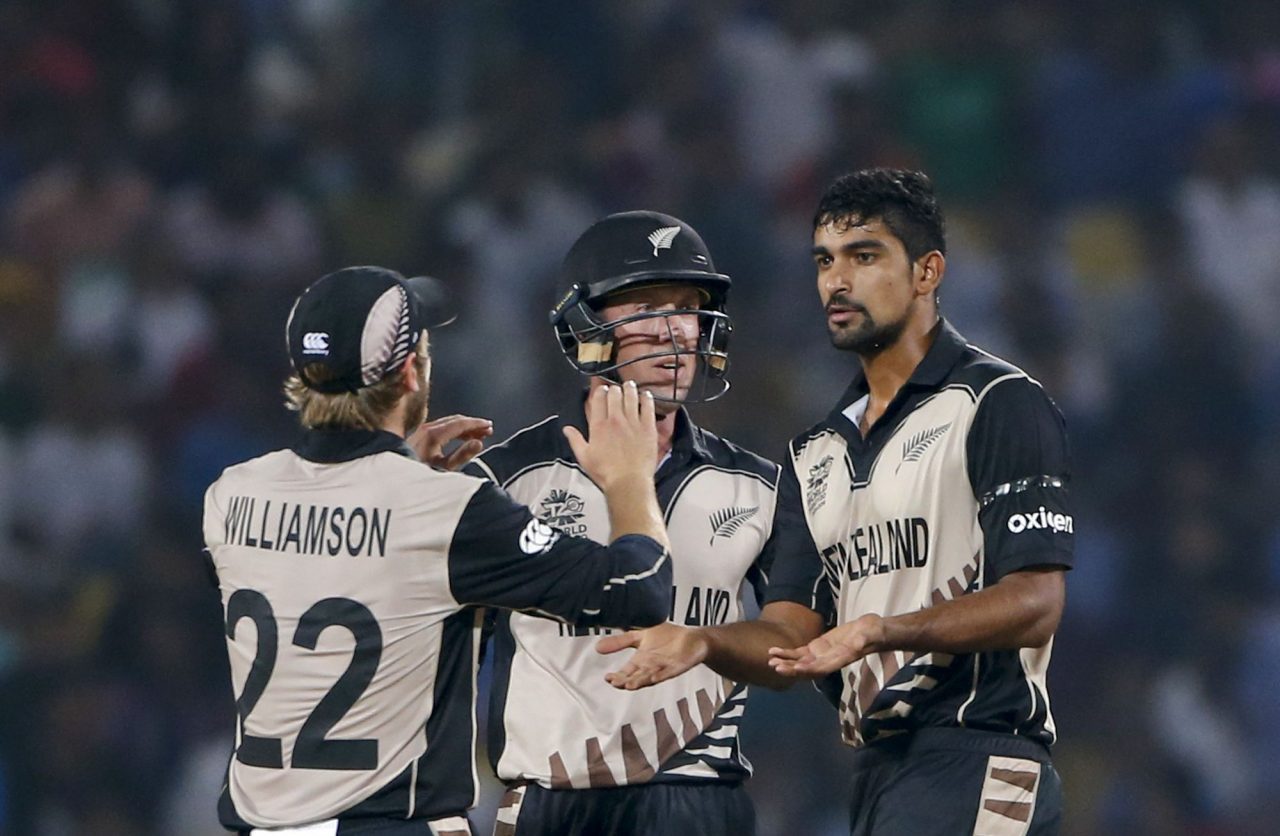 New Zealand Players Celebrate A Wicket With Ish Sodhi