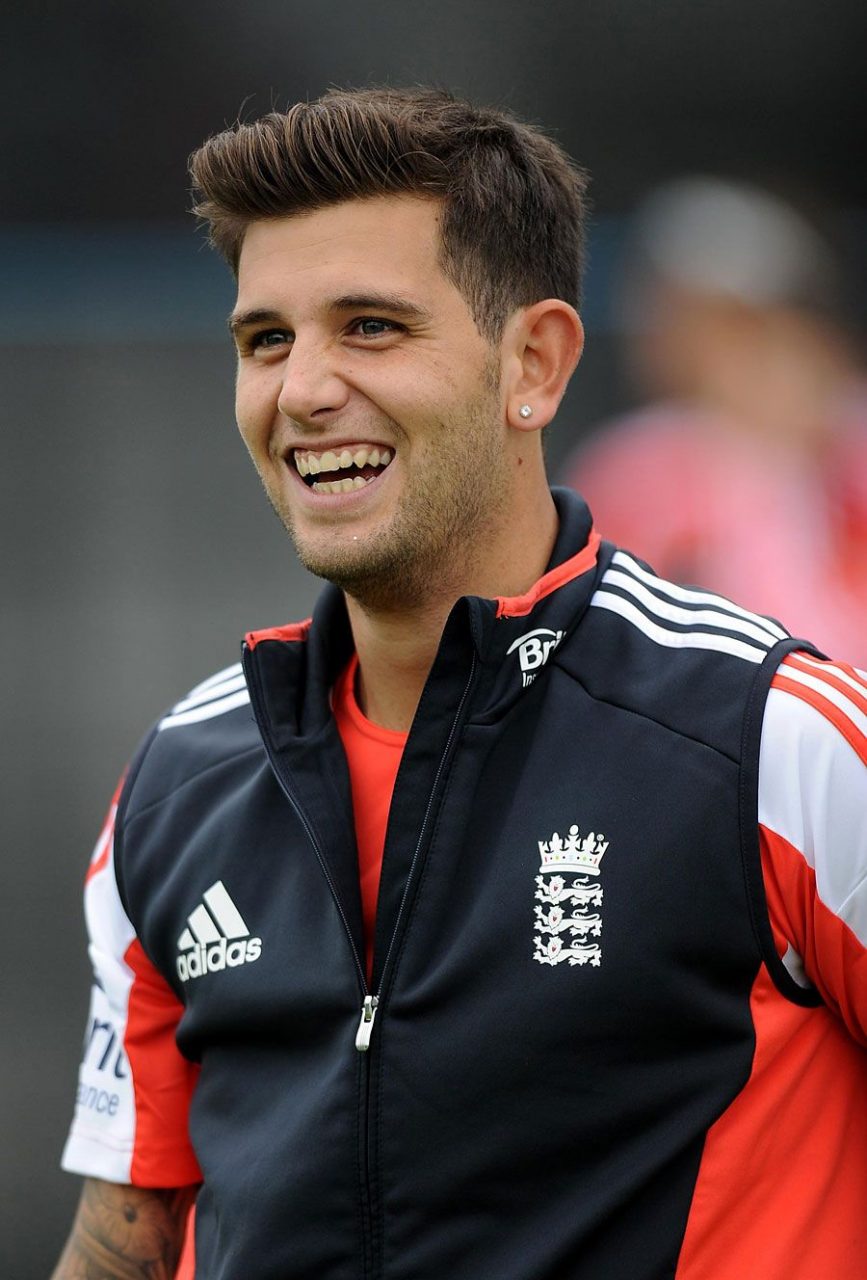 Smart And Cute Pics Of Jade Dernbach