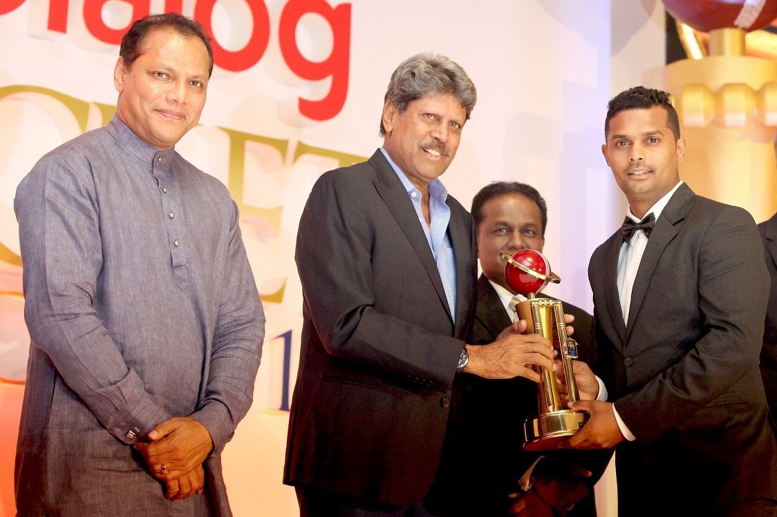Asela Gunaratne Receives His Award