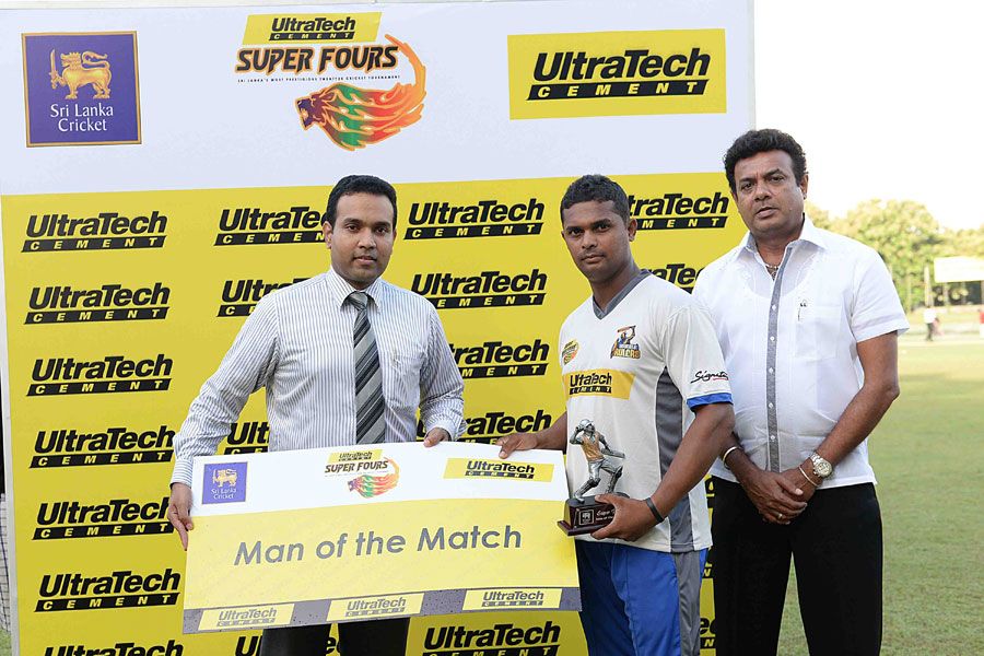 Asela Gunaratne Receives The Man Of The Match Award