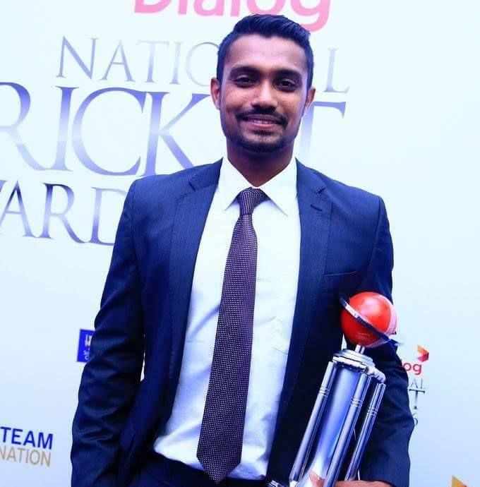 Danushka Gunathilaka Poses With His Award