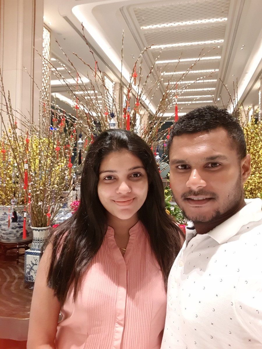 Dilshan Munaweera With His Wife Selfe Pics