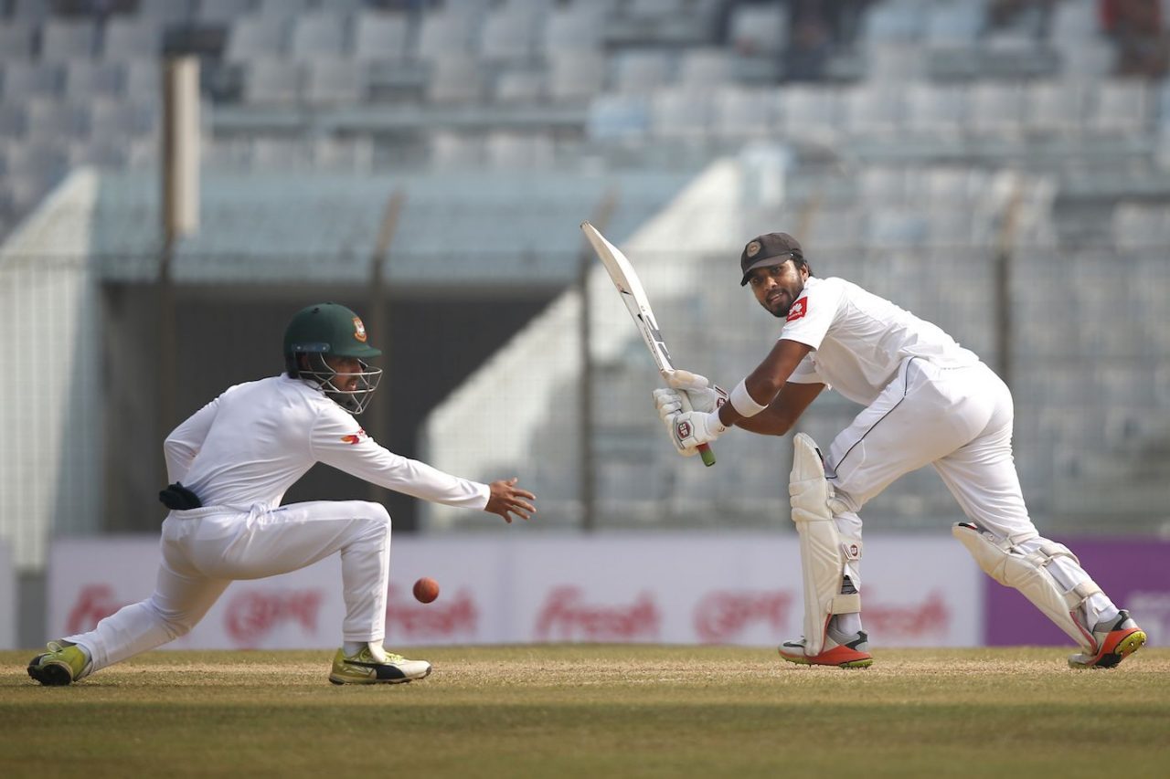 Dinesh Chandimal Test Match Batting Pics