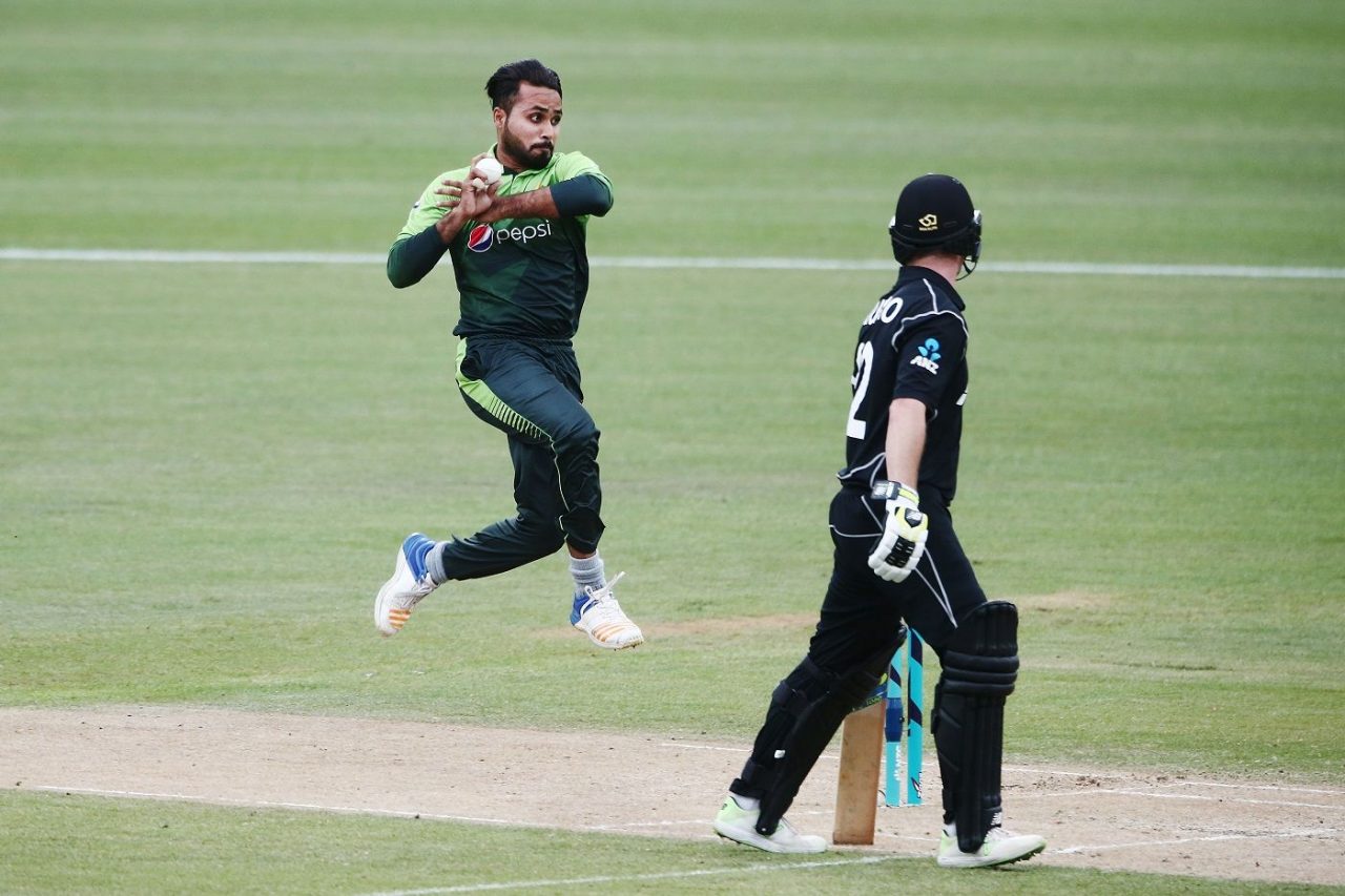 Faheem Ashraf Aggressive Bowling Pics